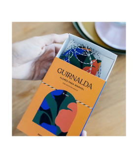 Guirnalda de 9 piezas  Flores para Warhol de Agustina Basile