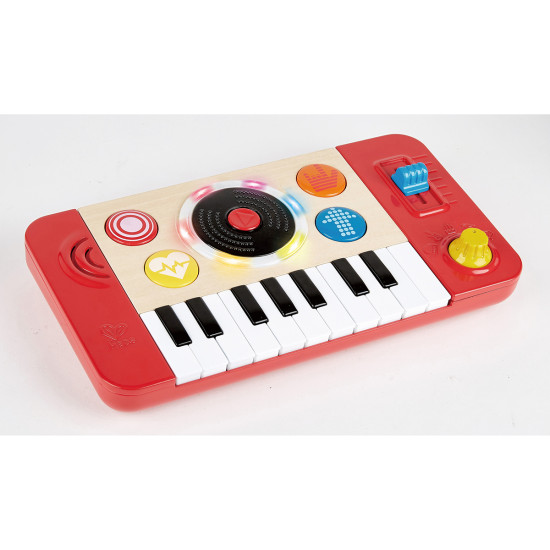 Estudio de DJ Mix and Spin Hape