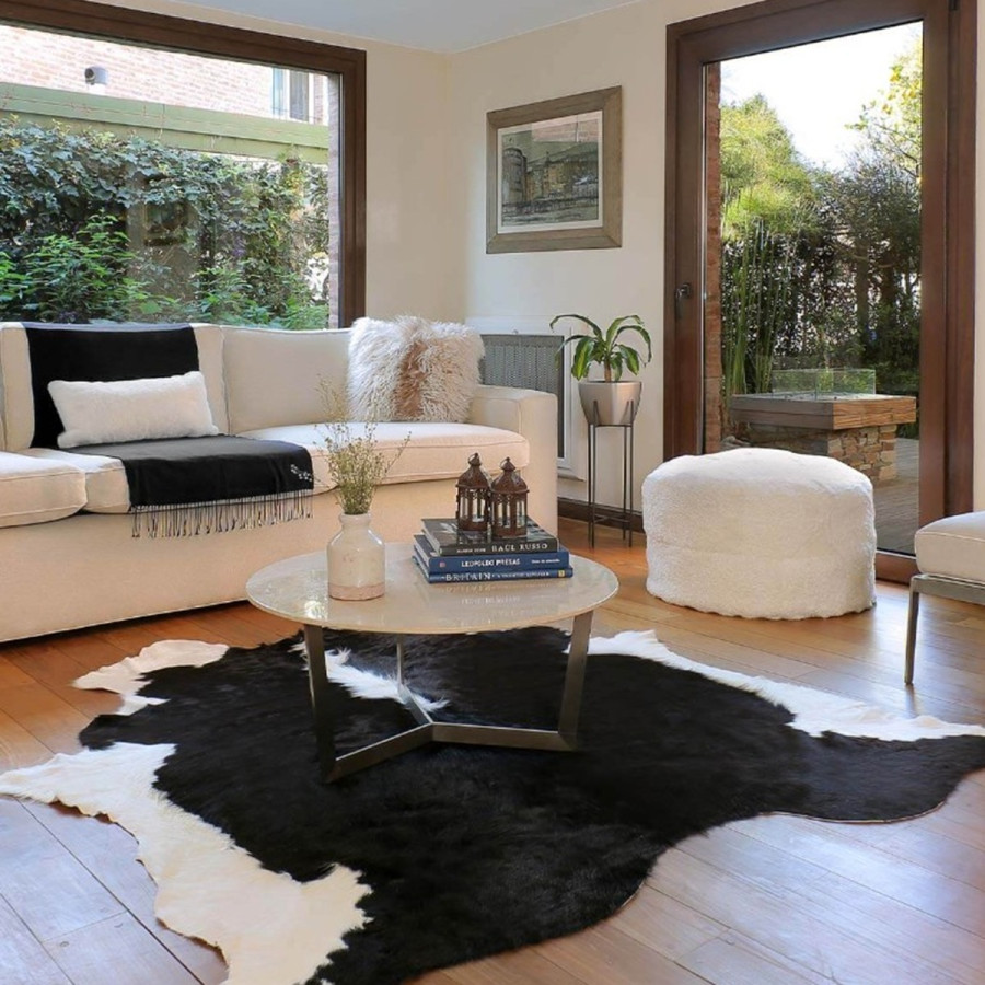 Cuero Vacuno Blanco y Negro  1.80 m * 2.05 m