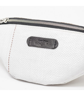 Riñonera Chilko Negra por Fracking Design