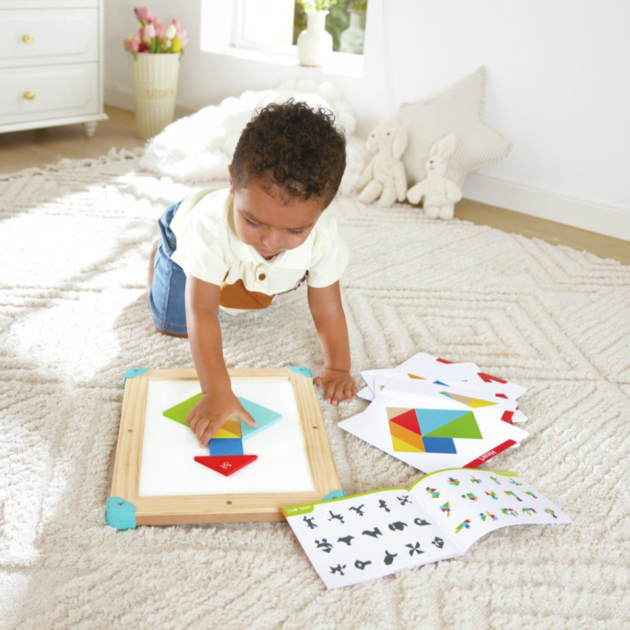 Laberinto Espacial y Tablero de Tangram Hape